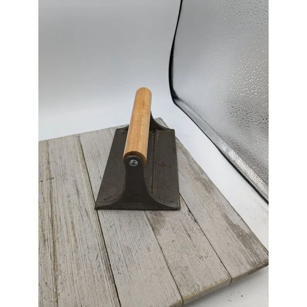 Cast Iron Bacon Press With Wooden Handle - Picture 3 of 5
